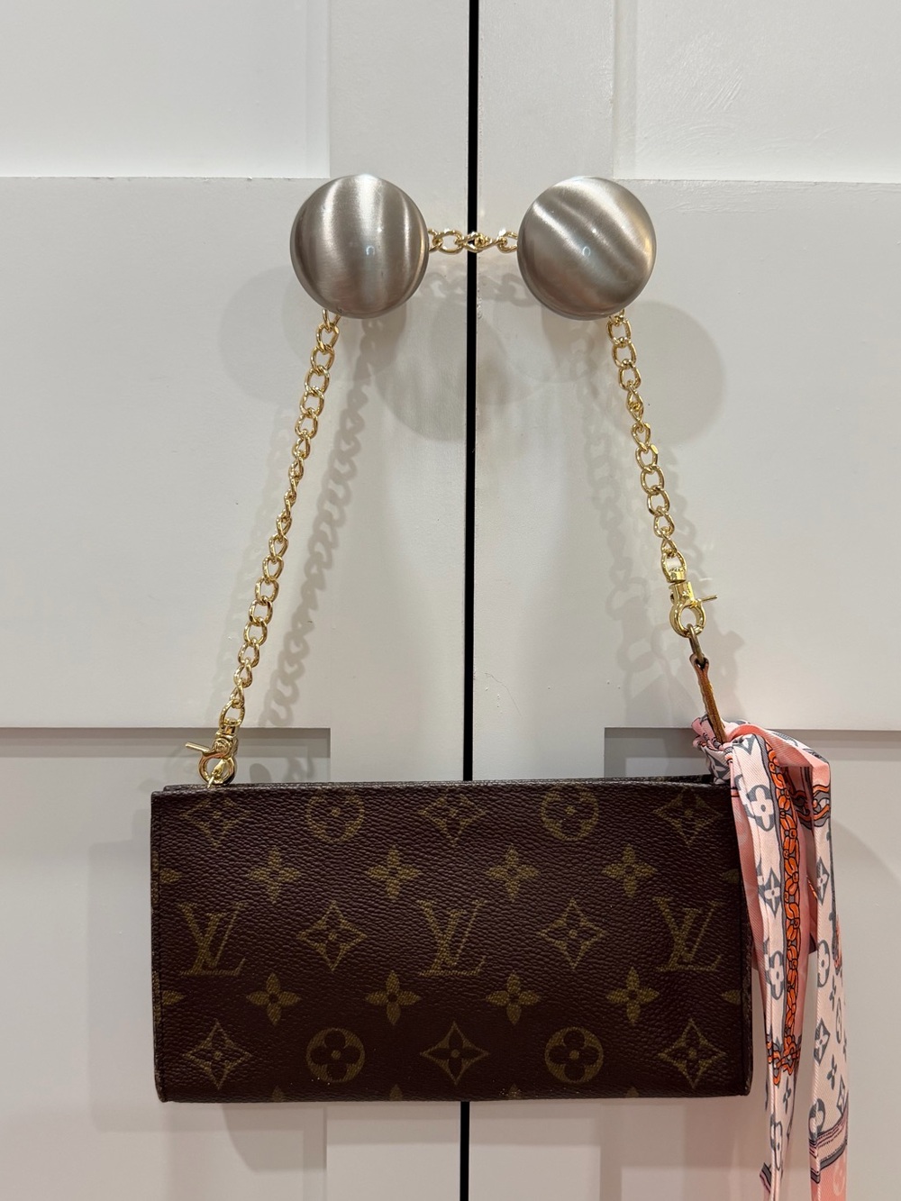 Louis Vuitton Monogram Toiletry Bag with chain , LV dust bag & LV Box & Orage - Picture 3 of 16